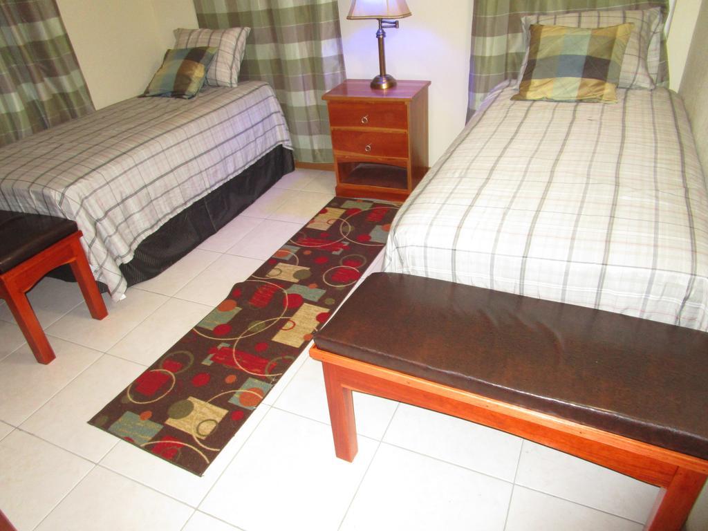 The Residence Portmore Apartments Eksteriør billede