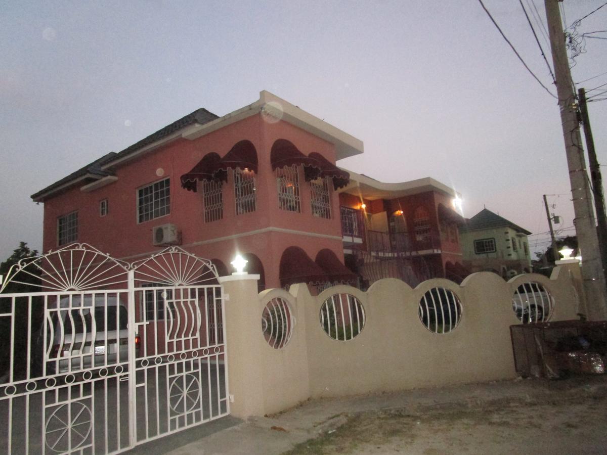 The Residence Portmore Apartments Eksteriør billede